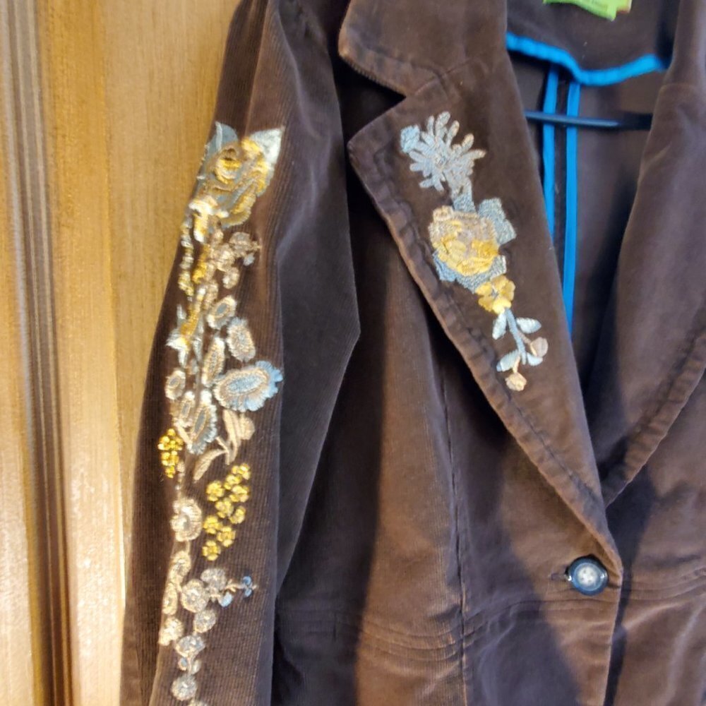 Jacket Lightweight Brown Corduroy with Floral Embroidery Women's Size Large EUC - Picture 4 of 9